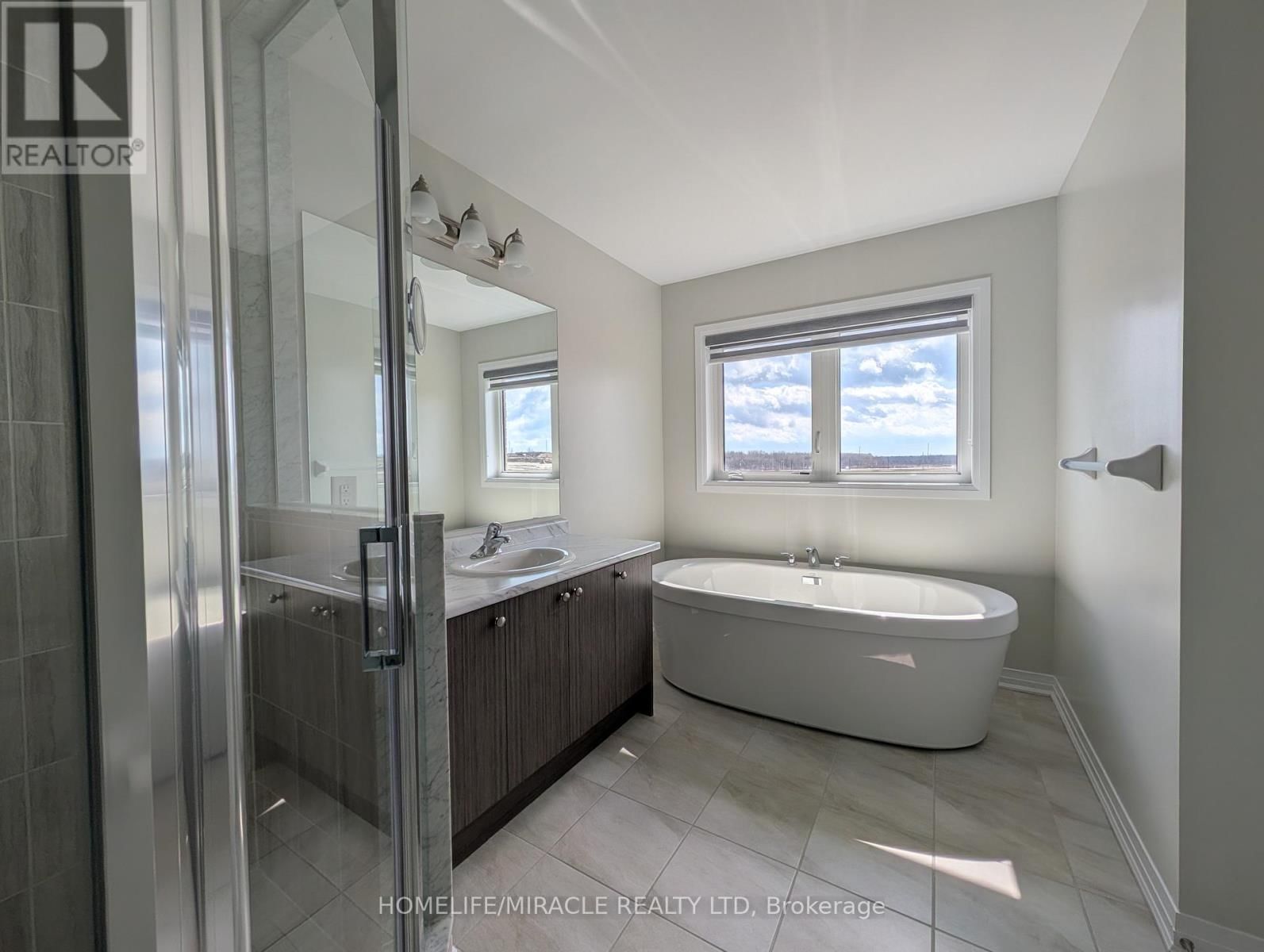 1285 BRODERICK STREET Image 34