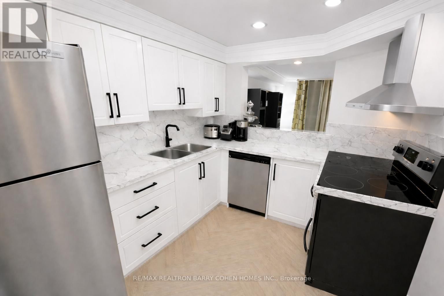 404 - 326 MAJOR MACKENZIE DRIVE EAST Image 16