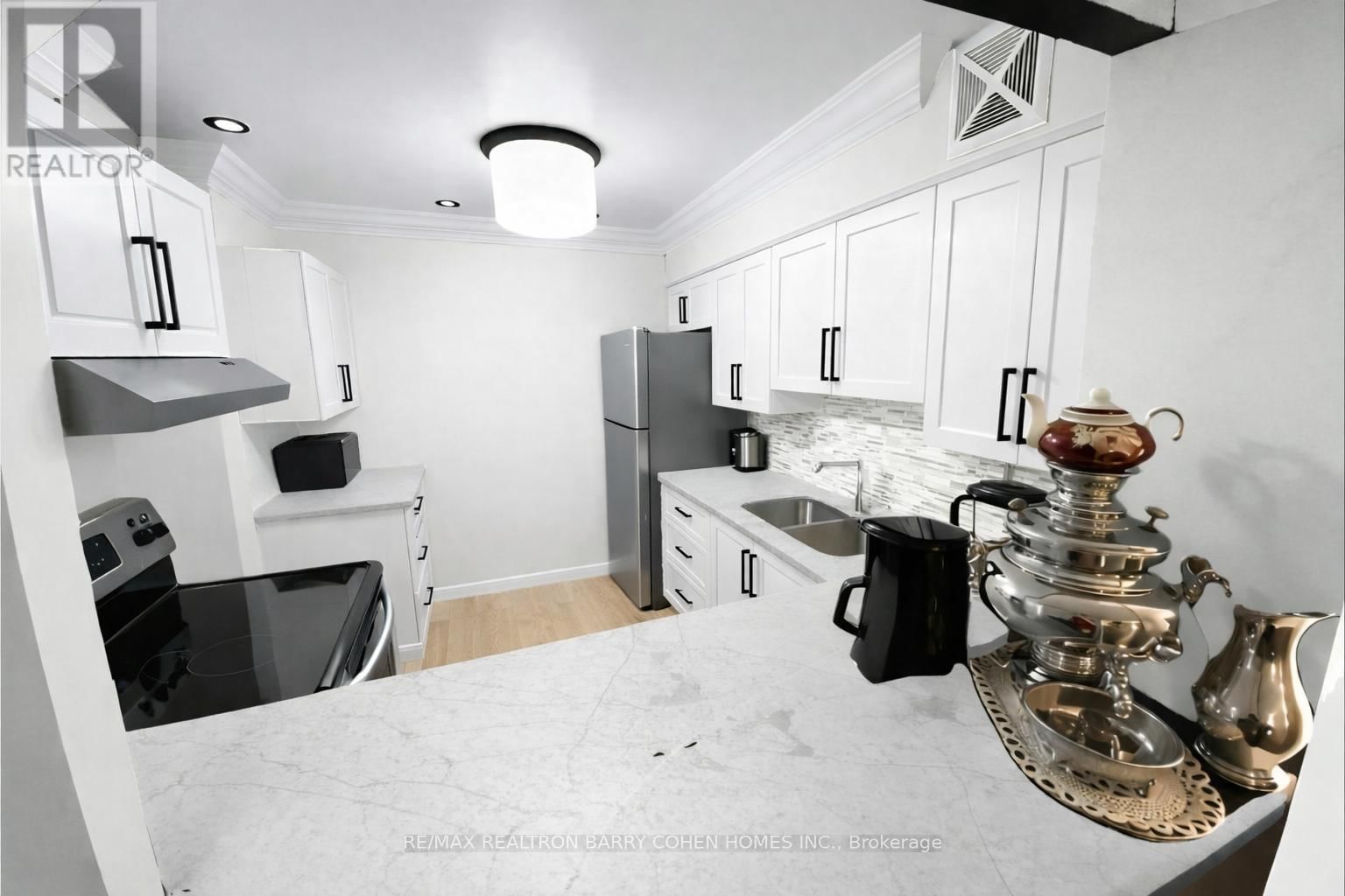 404 - 326 MAJOR MACKENZIE DRIVE EAST Image 18