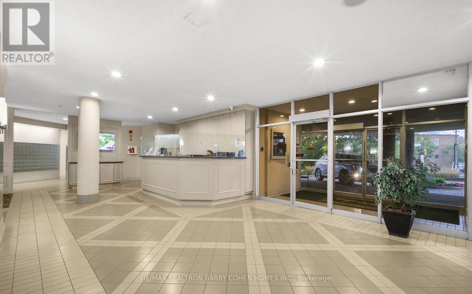 404 - 326 MAJOR MACKENZIE DRIVE EAST Image 4