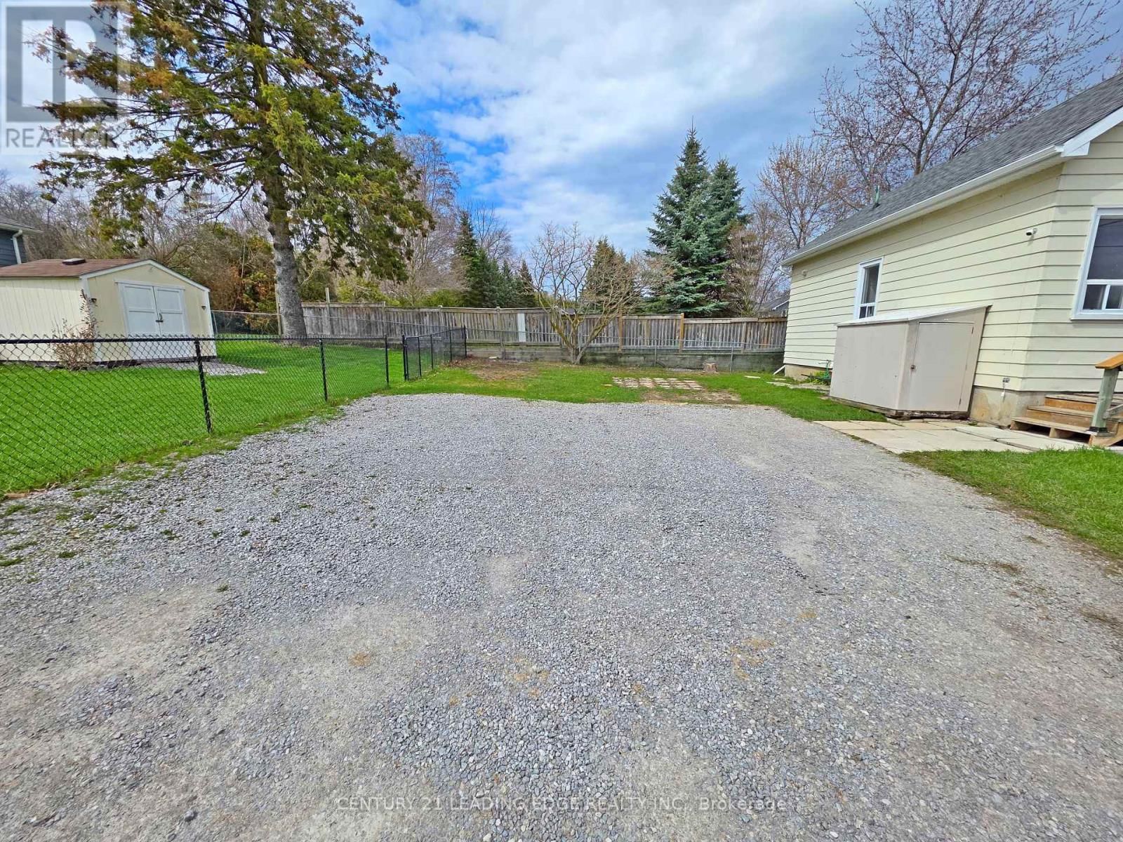 500 THE QUEENSWAY SOUTH Image 11