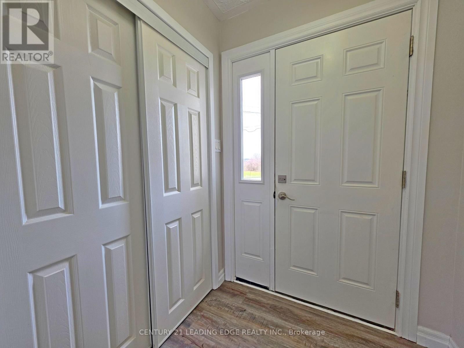 500 THE QUEENSWAY SOUTH Image 12