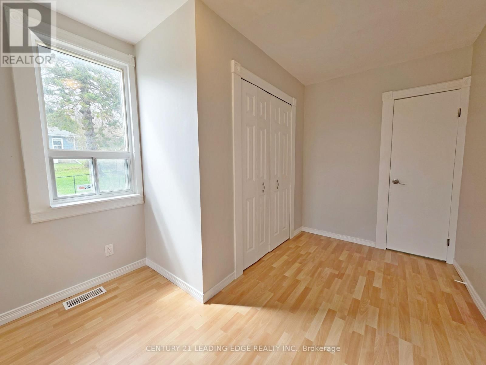 500 THE QUEENSWAY SOUTH Image 24