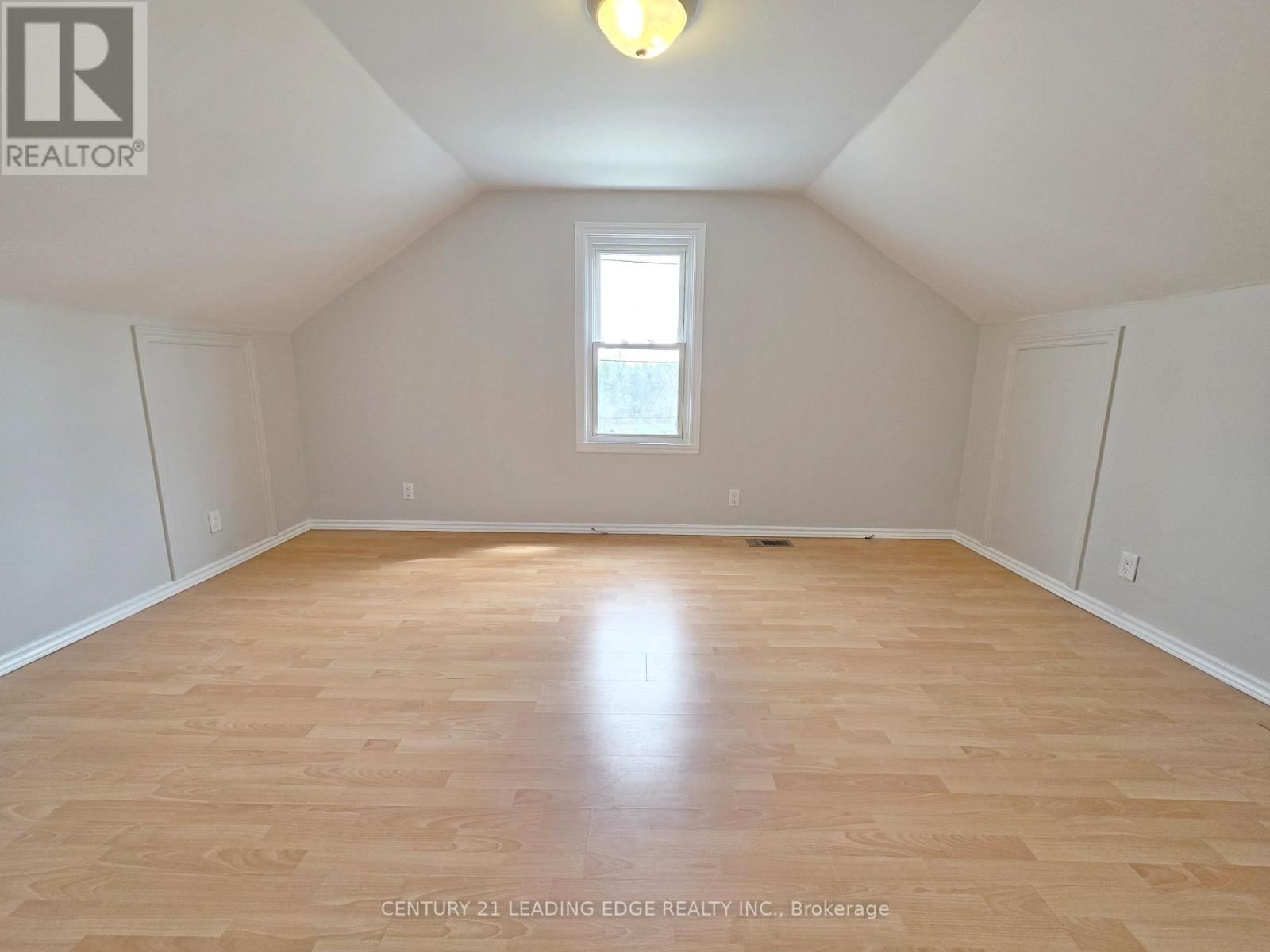 500 THE QUEENSWAY SOUTH Image 26