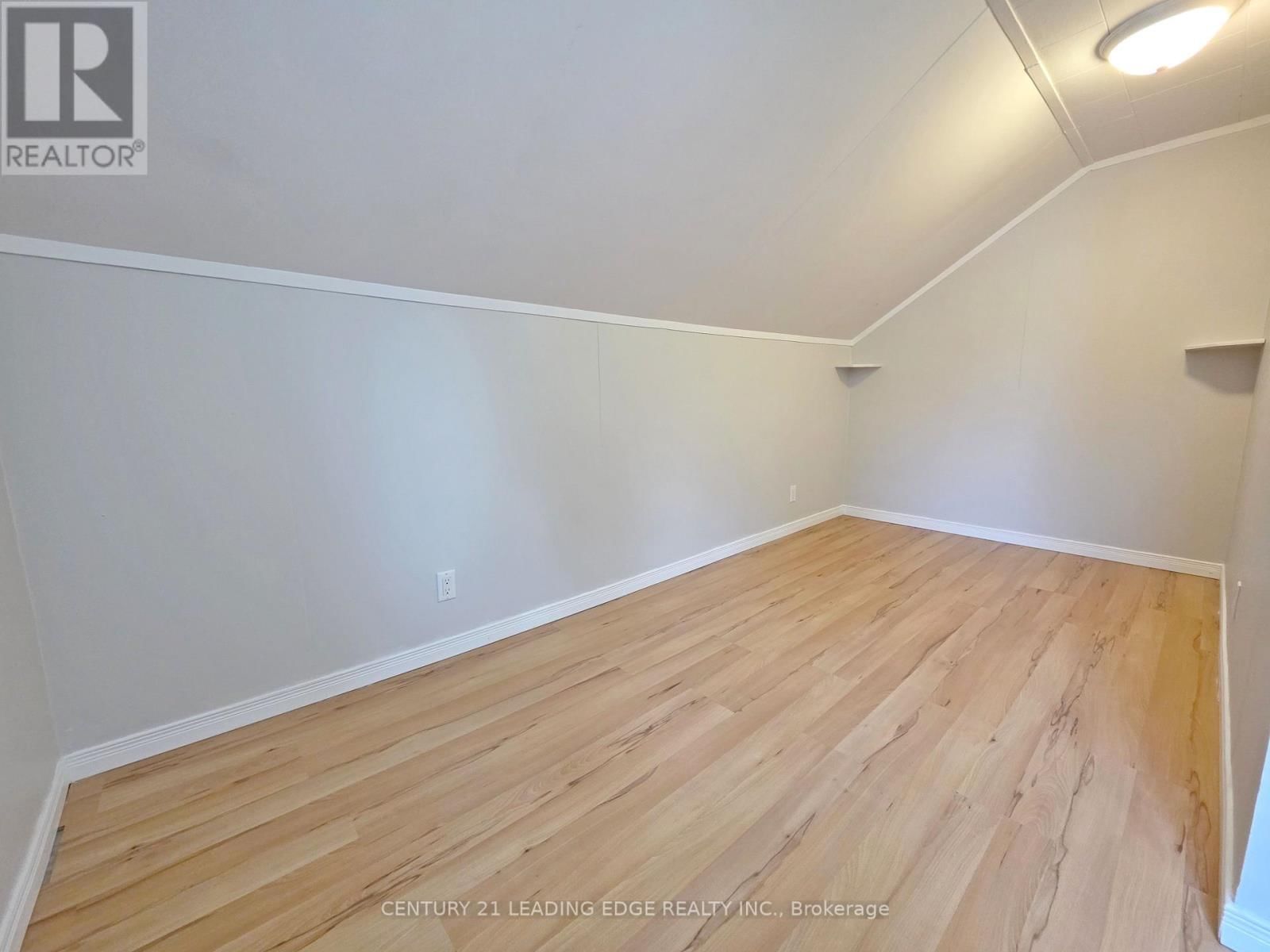 500 THE QUEENSWAY SOUTH Image 29