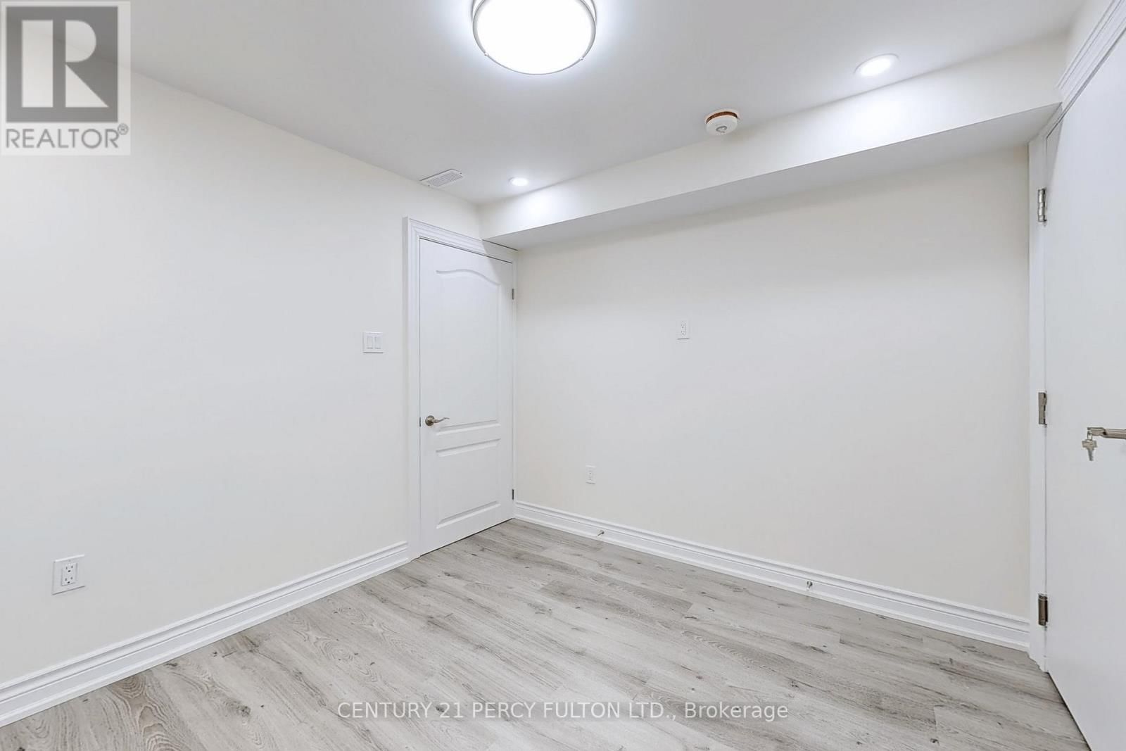 Bsmt - 47 SAPPHIRE DRIVE Image 21