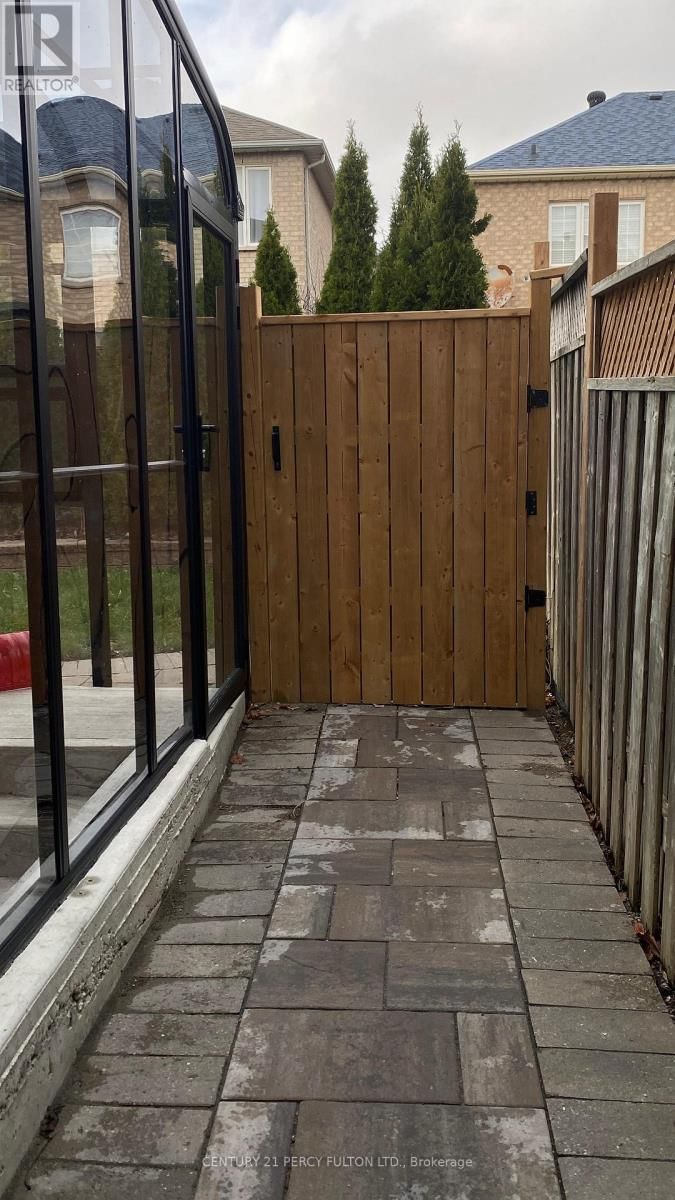 Bsmt - 47 SAPPHIRE DRIVE Image 32