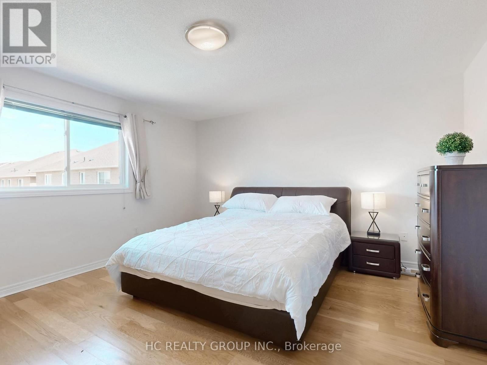 157 DOVETAIL DRIVE Image 12