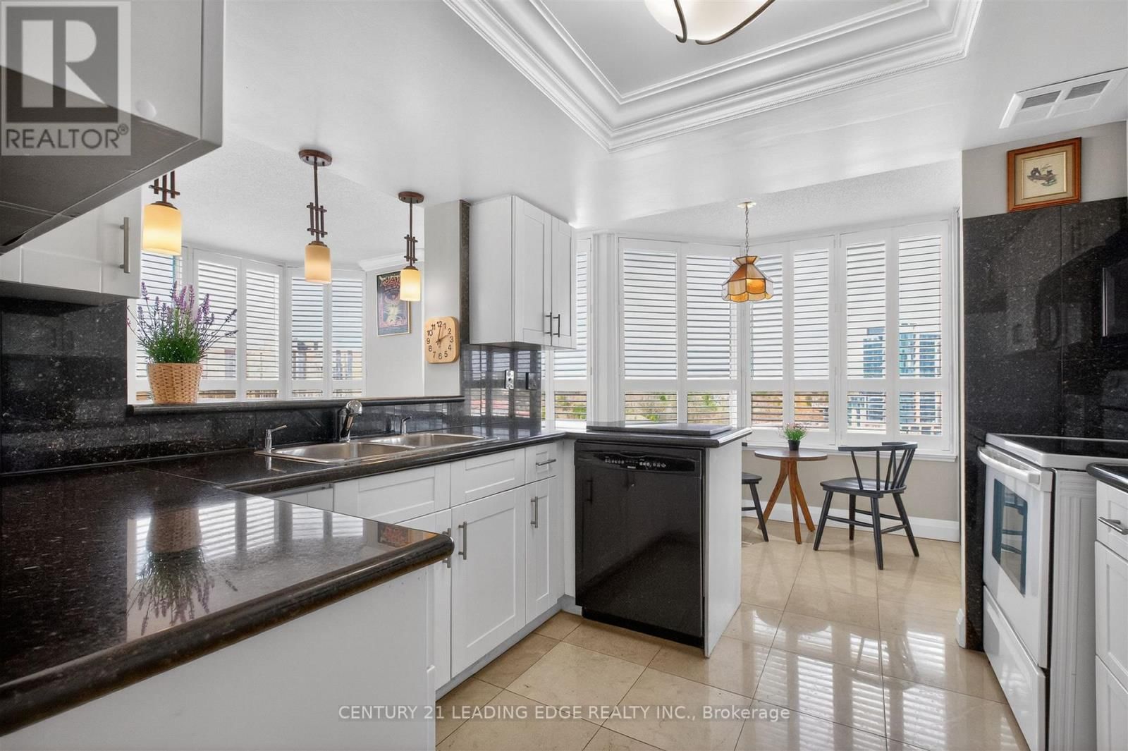 1011 - 33 WELDRICK ROAD EAST Image 17