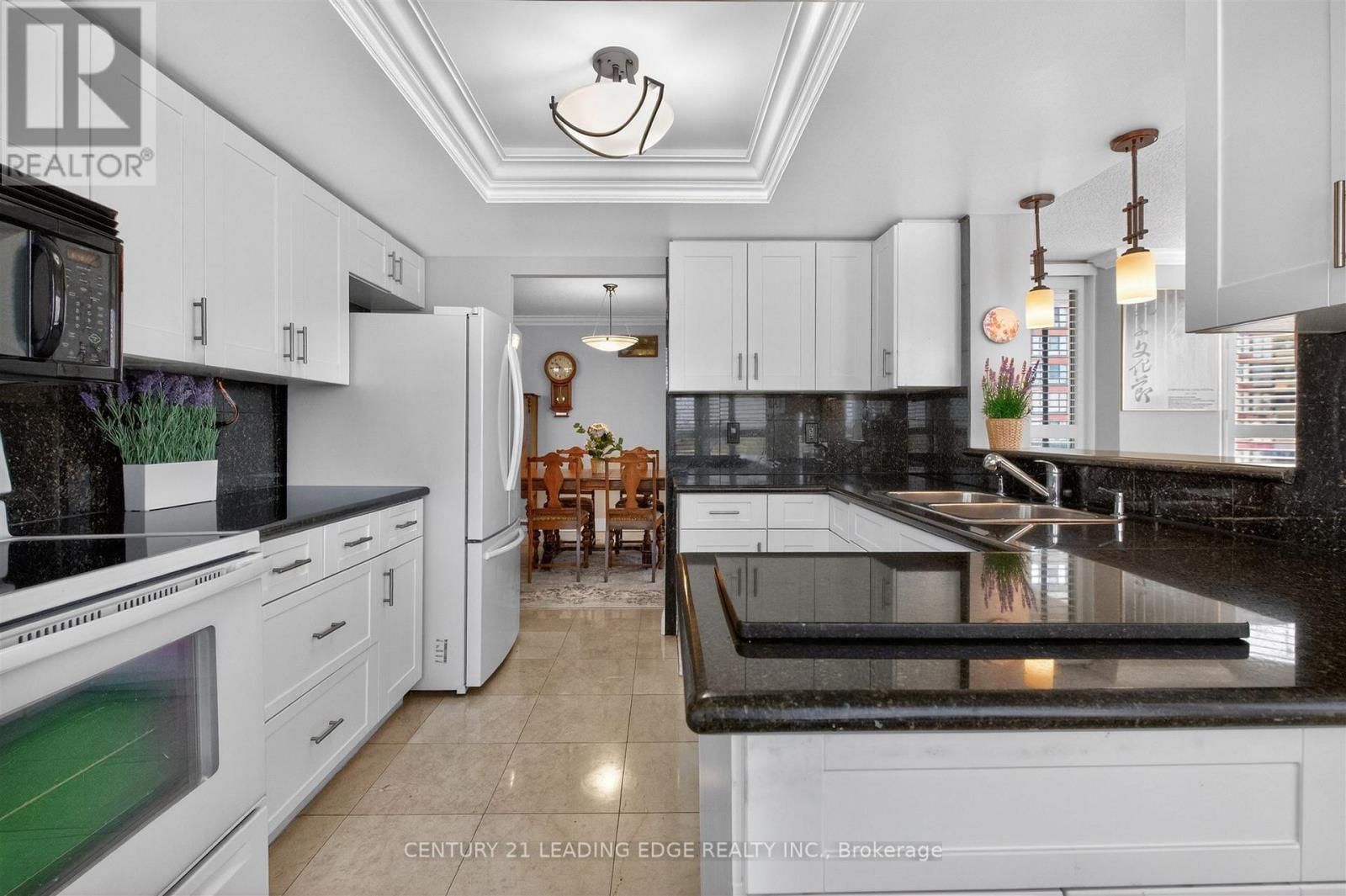 1011 - 33 WELDRICK ROAD EAST Image 19