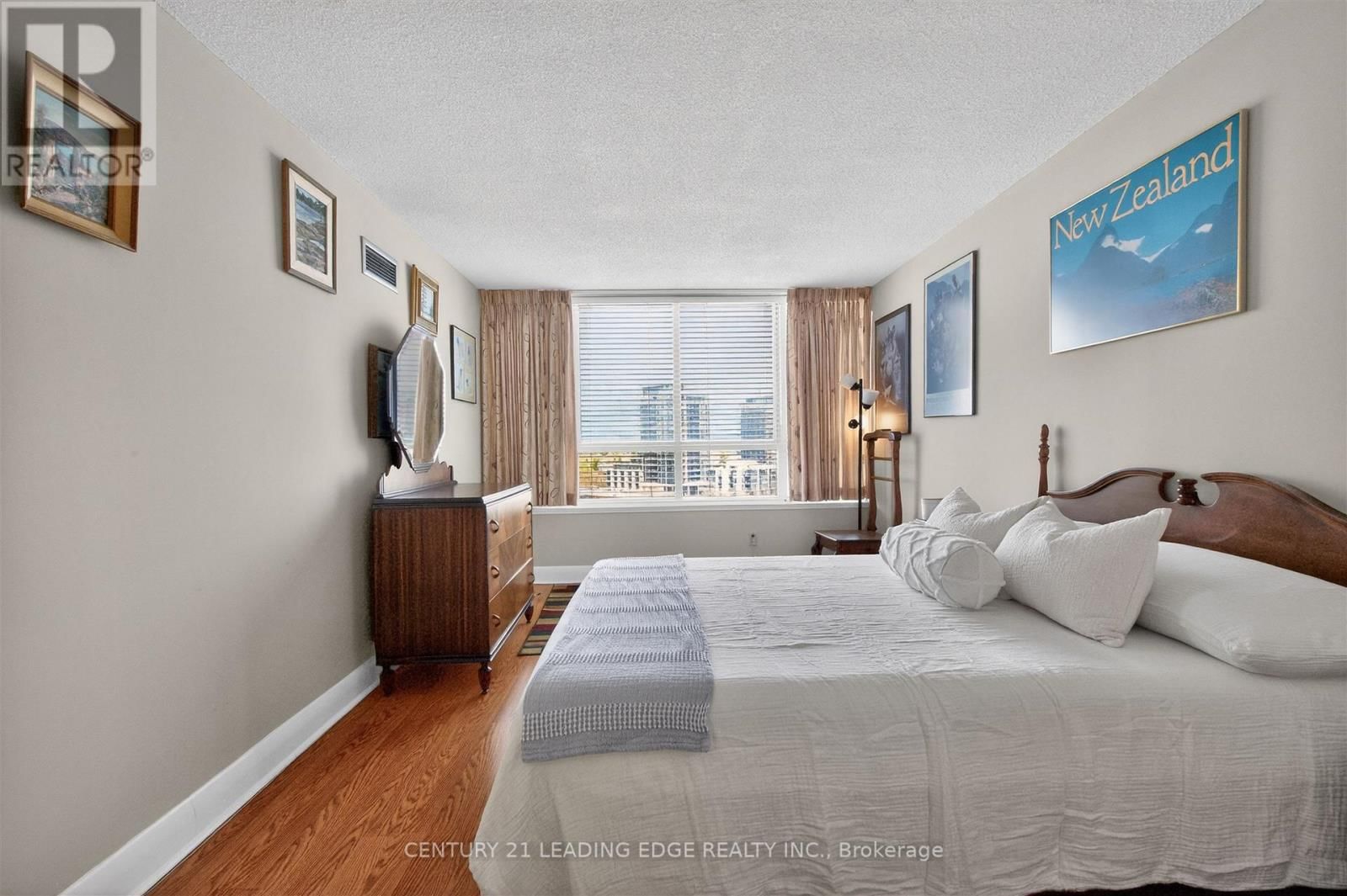 1011 - 33 WELDRICK ROAD EAST Image 27