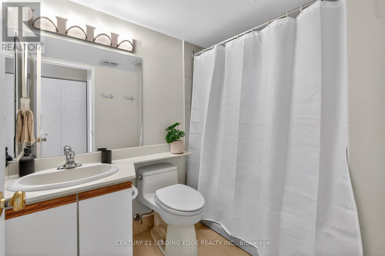 1011 - 33 WELDRICK ROAD EAST Image 33