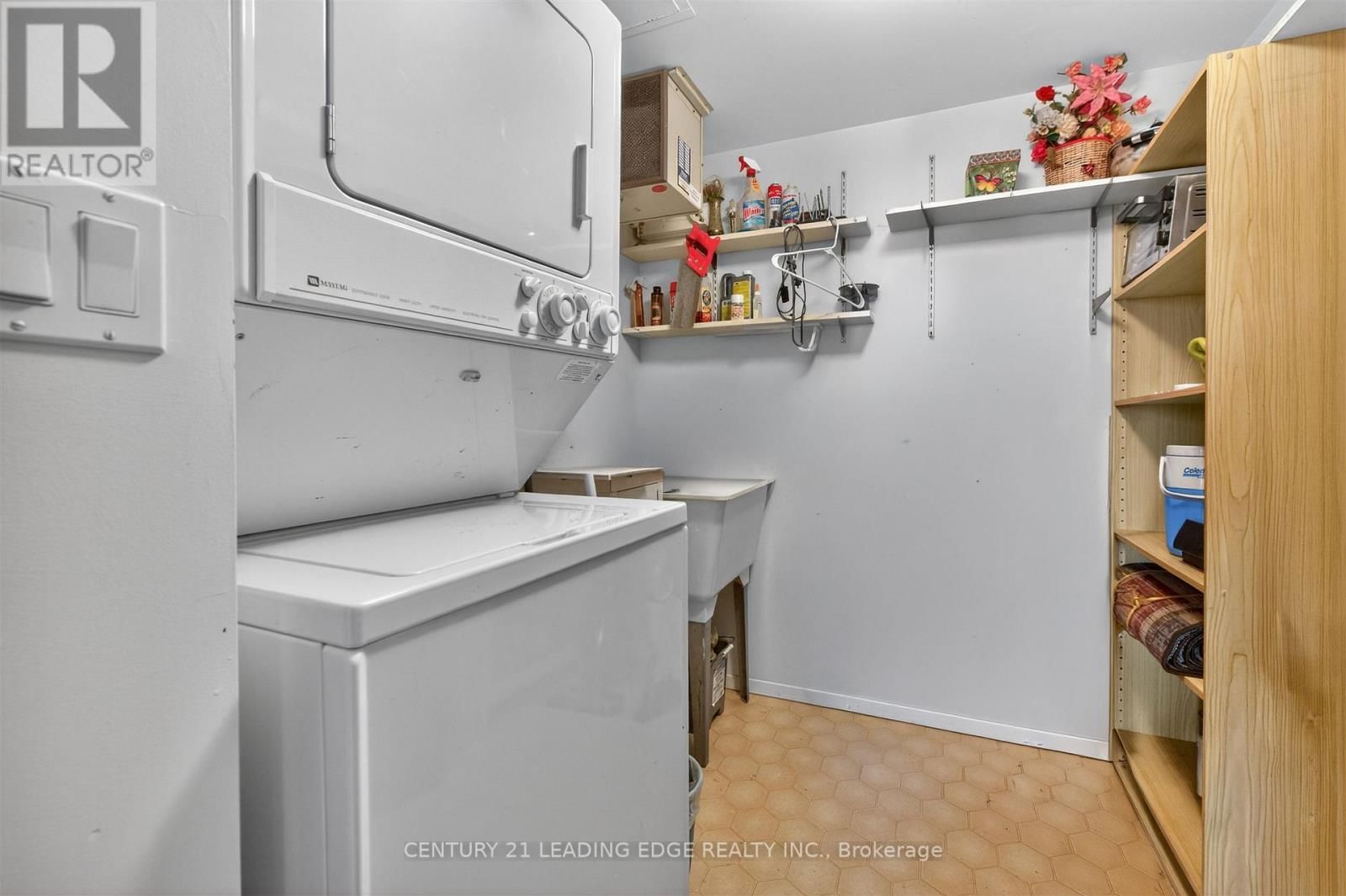 1011 - 33 WELDRICK ROAD EAST Image 34