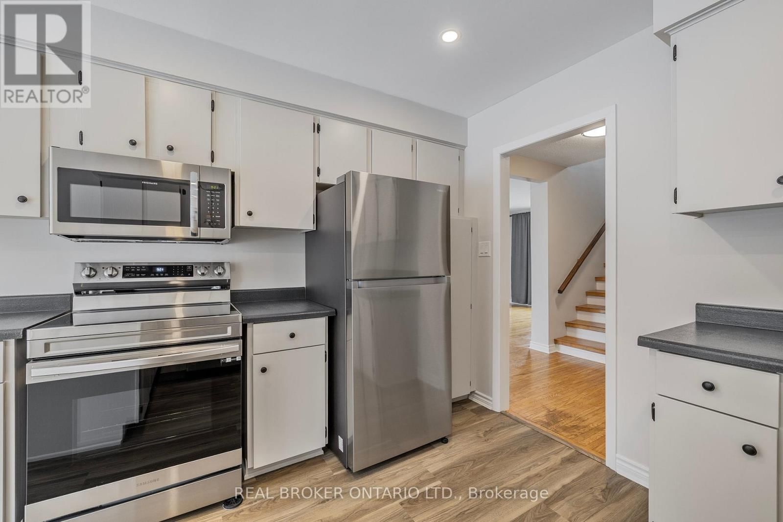 246 EAST STREET Image 10