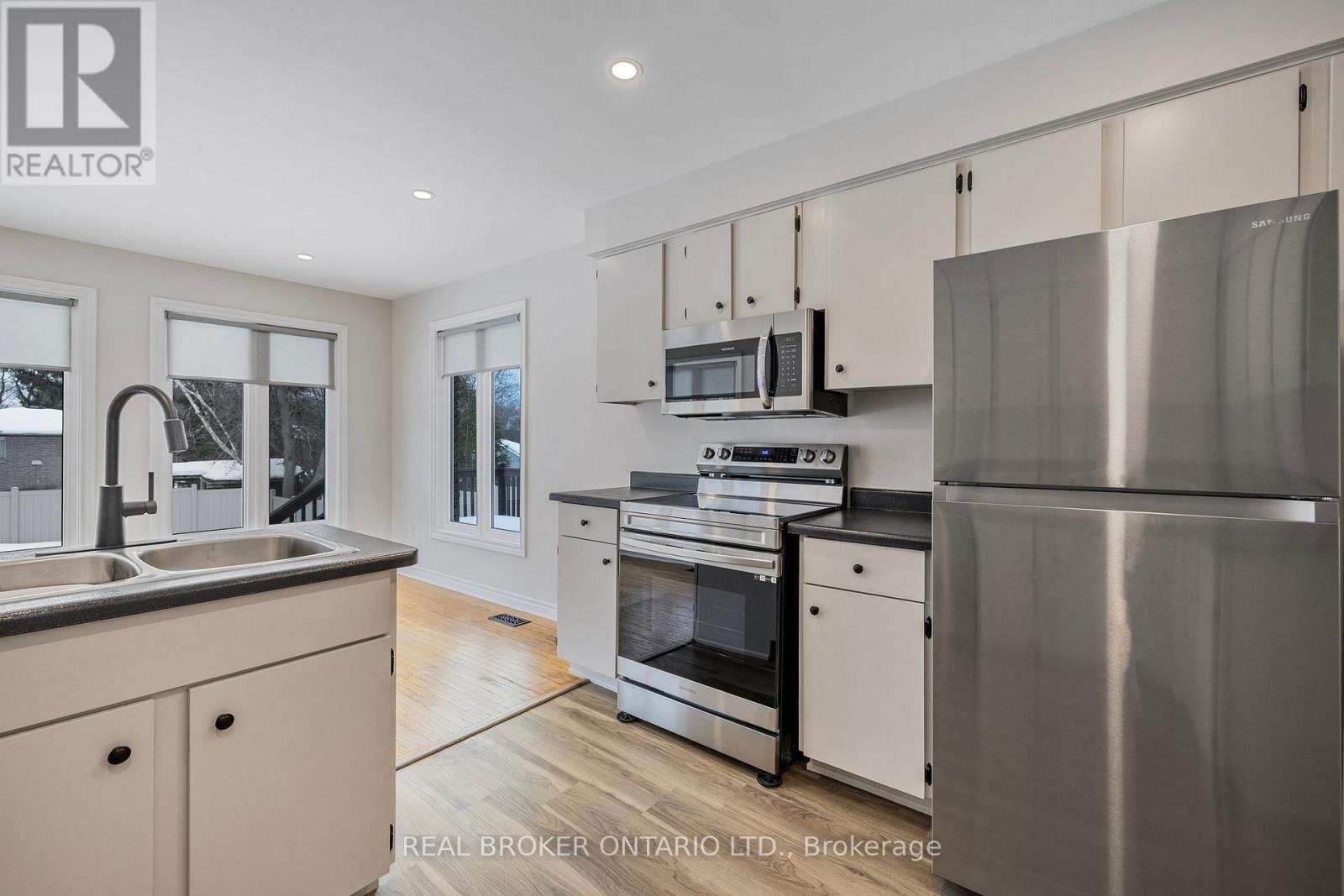 246 EAST STREET Image 11