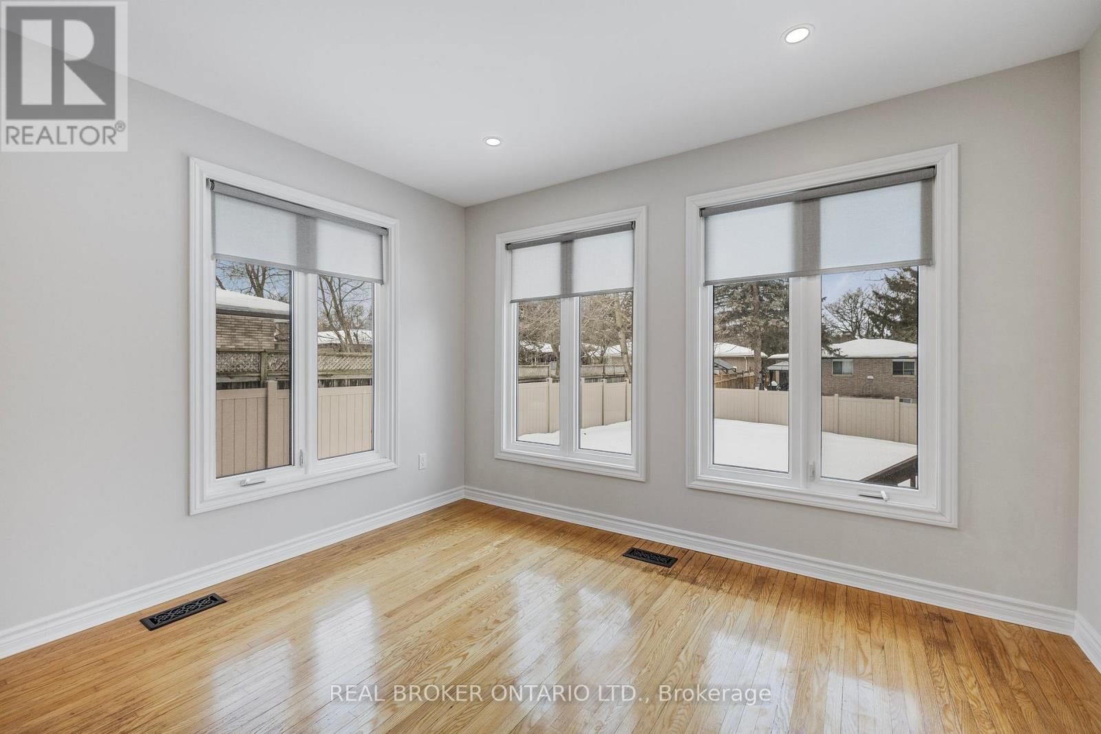 246 EAST STREET Image 12