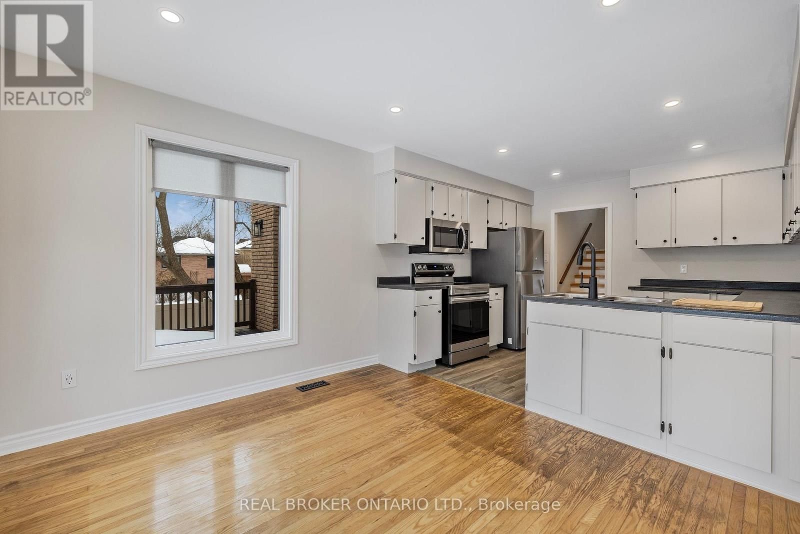 246 EAST STREET Image 13