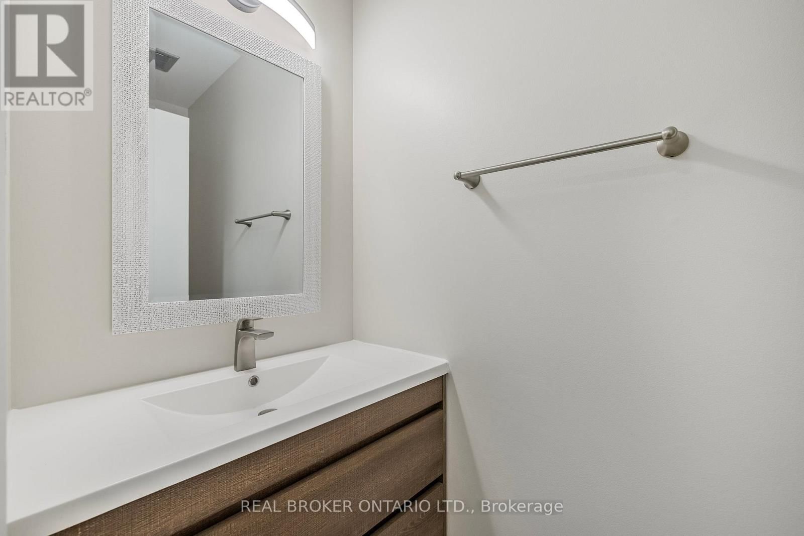 246 EAST STREET Image 15