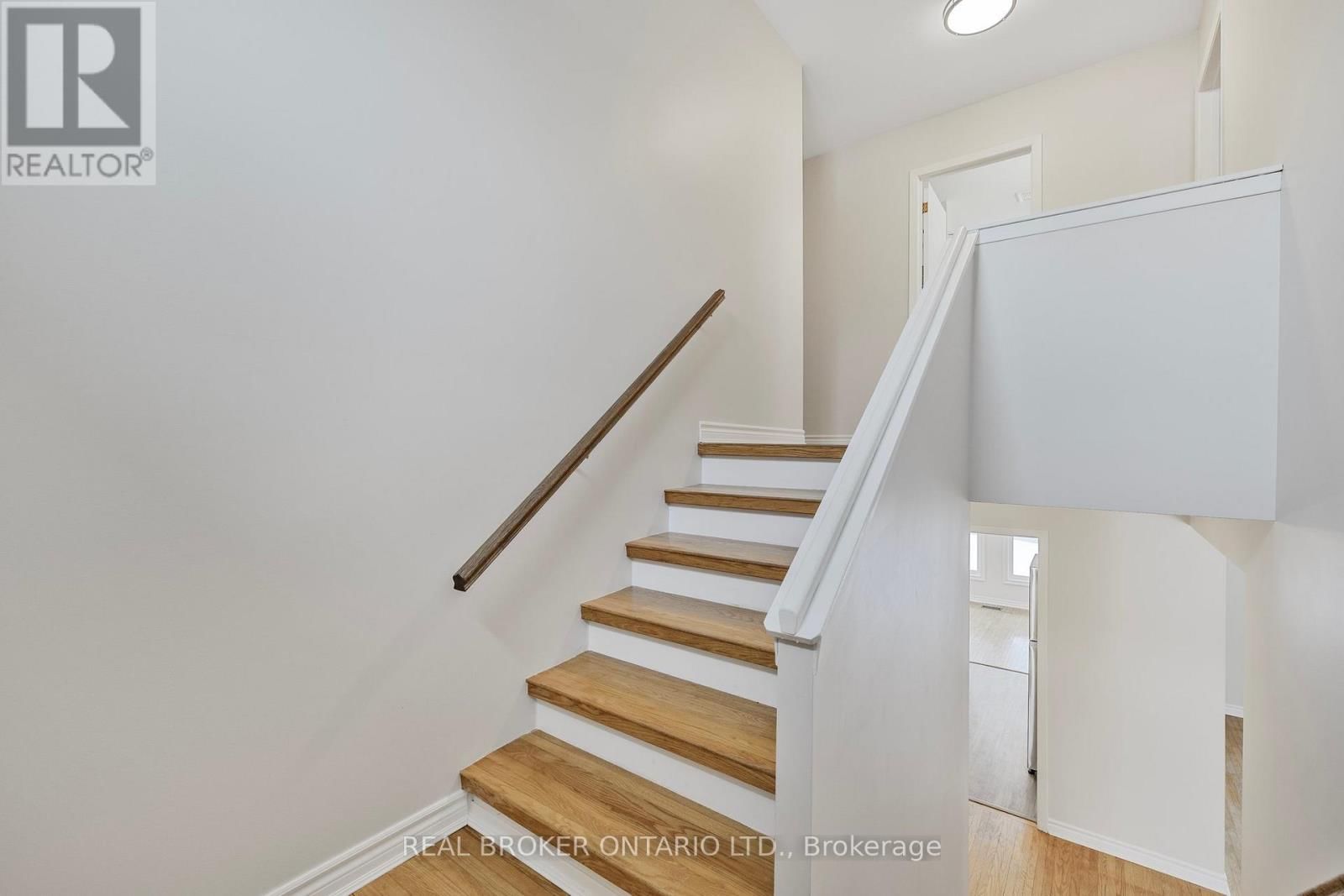 246 EAST STREET Image 17