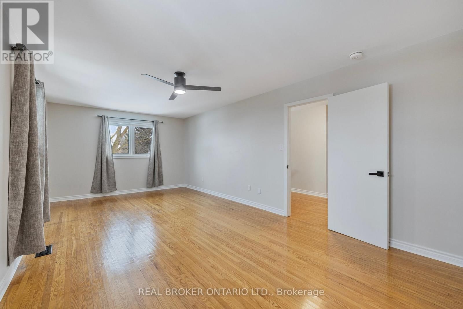 246 EAST STREET Image 19