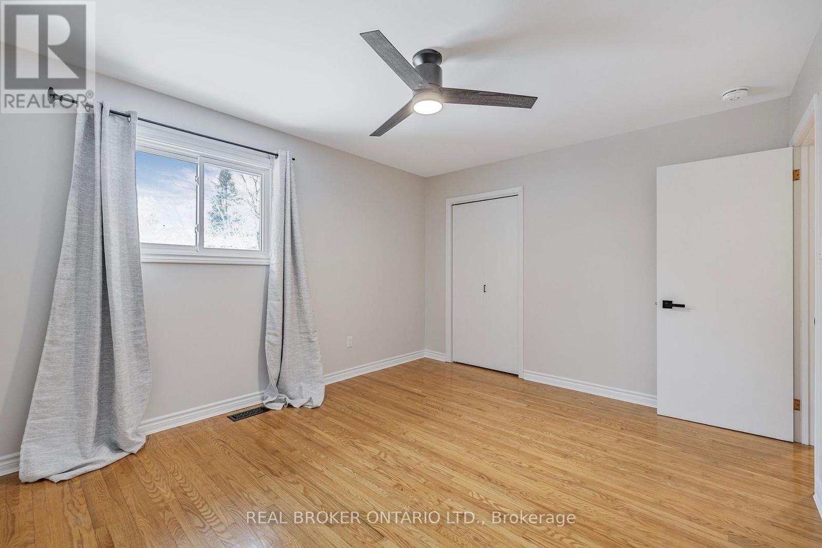 246 EAST STREET Image 27