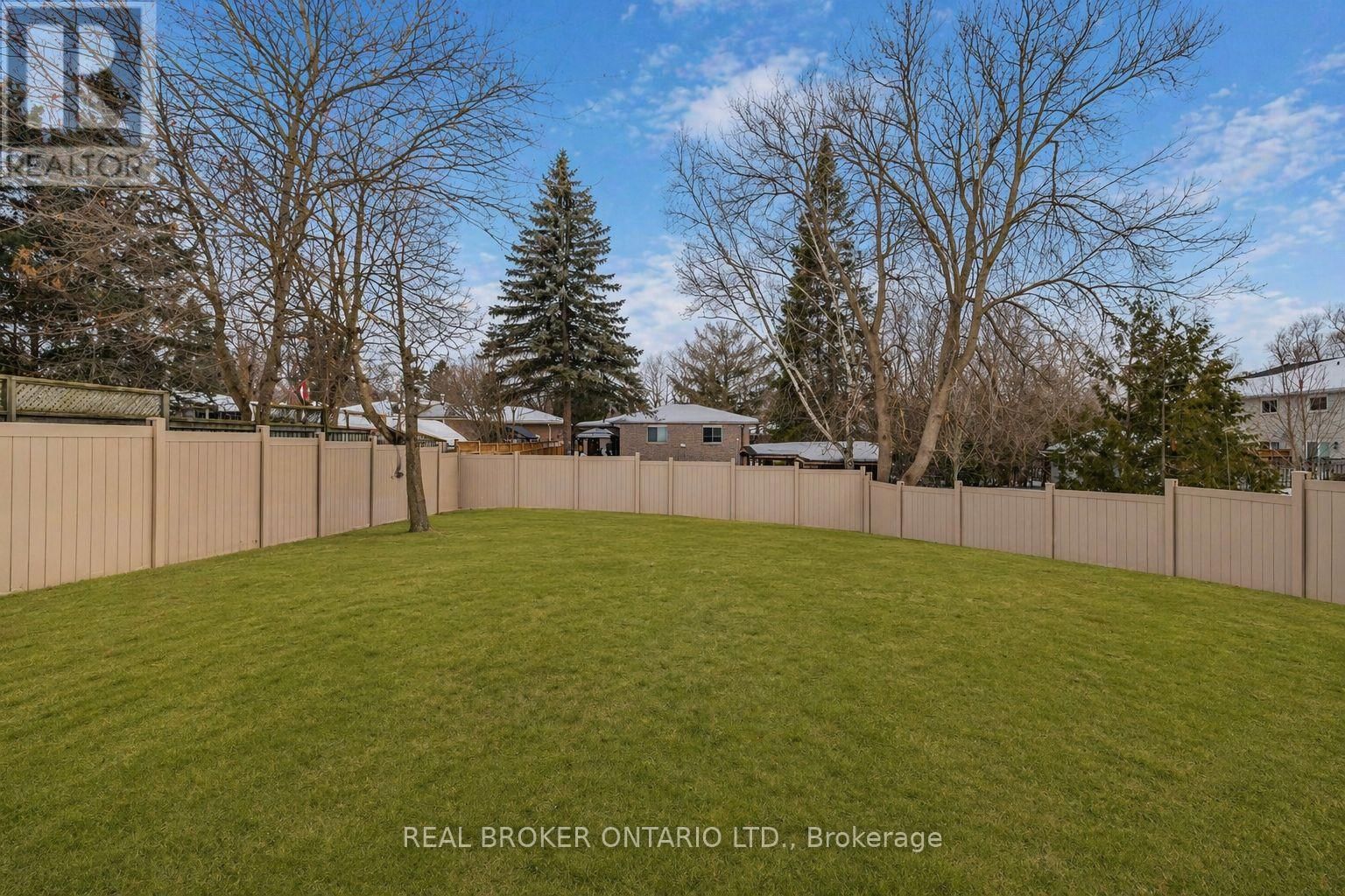 246 EAST STREET Image 33