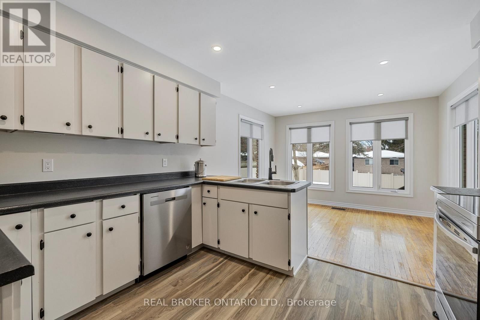 246 EAST STREET Image 9