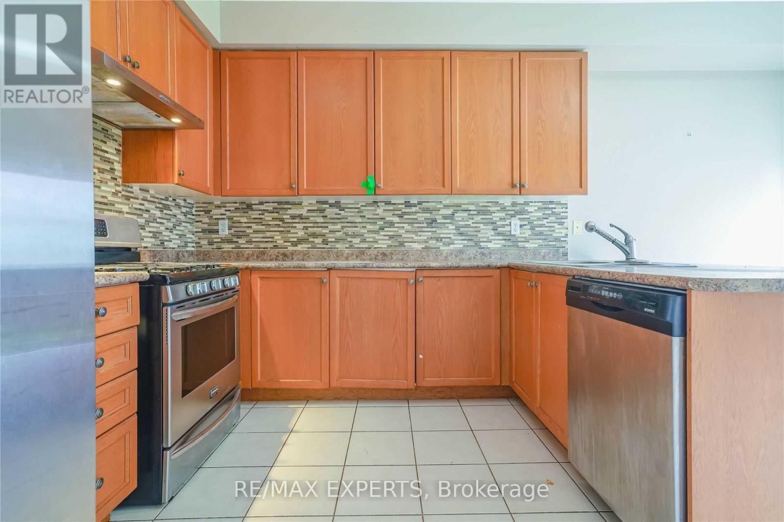 33 SALTSPRING DRIVE Image 10