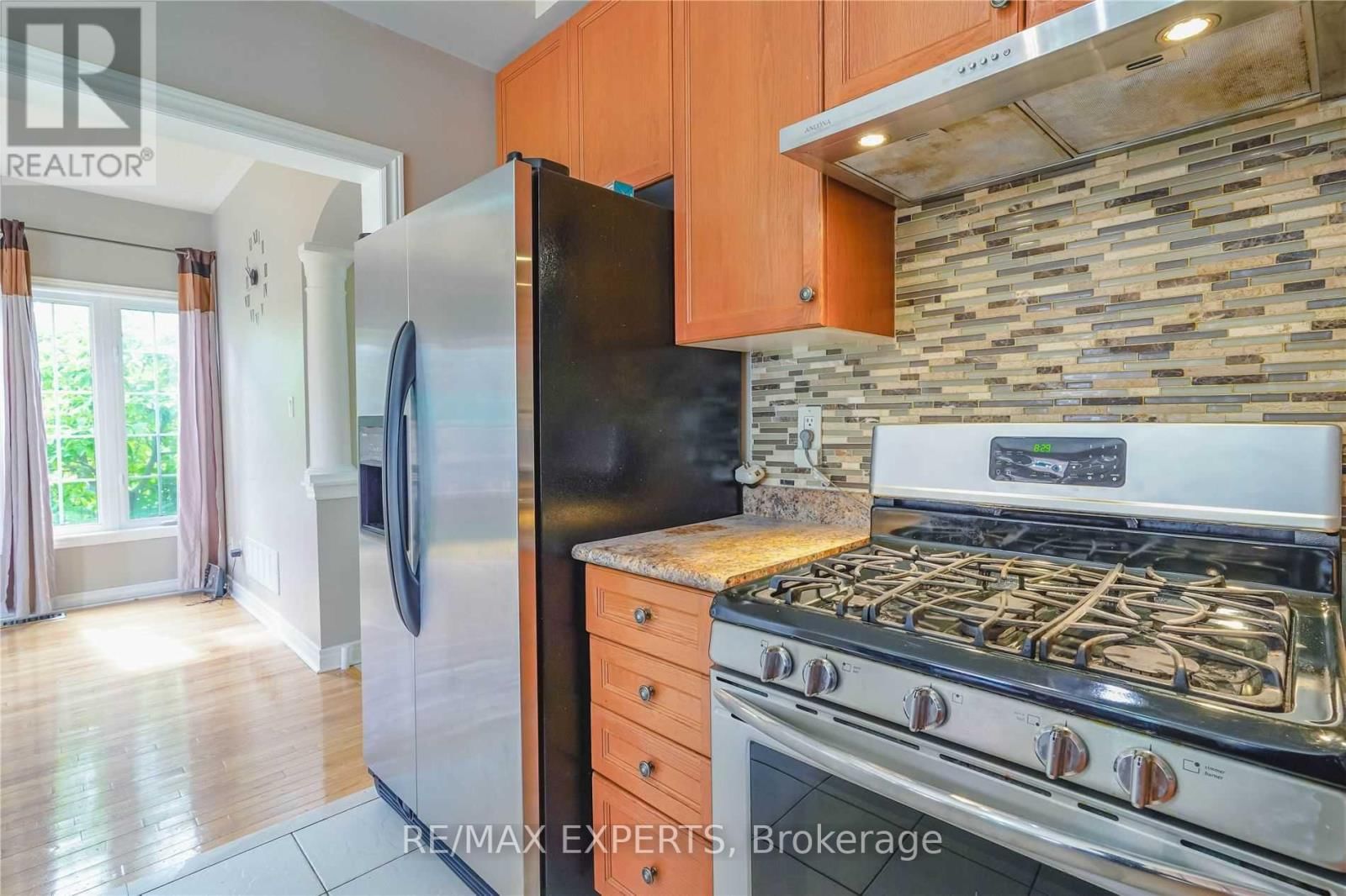 33 SALTSPRING DRIVE Image 12