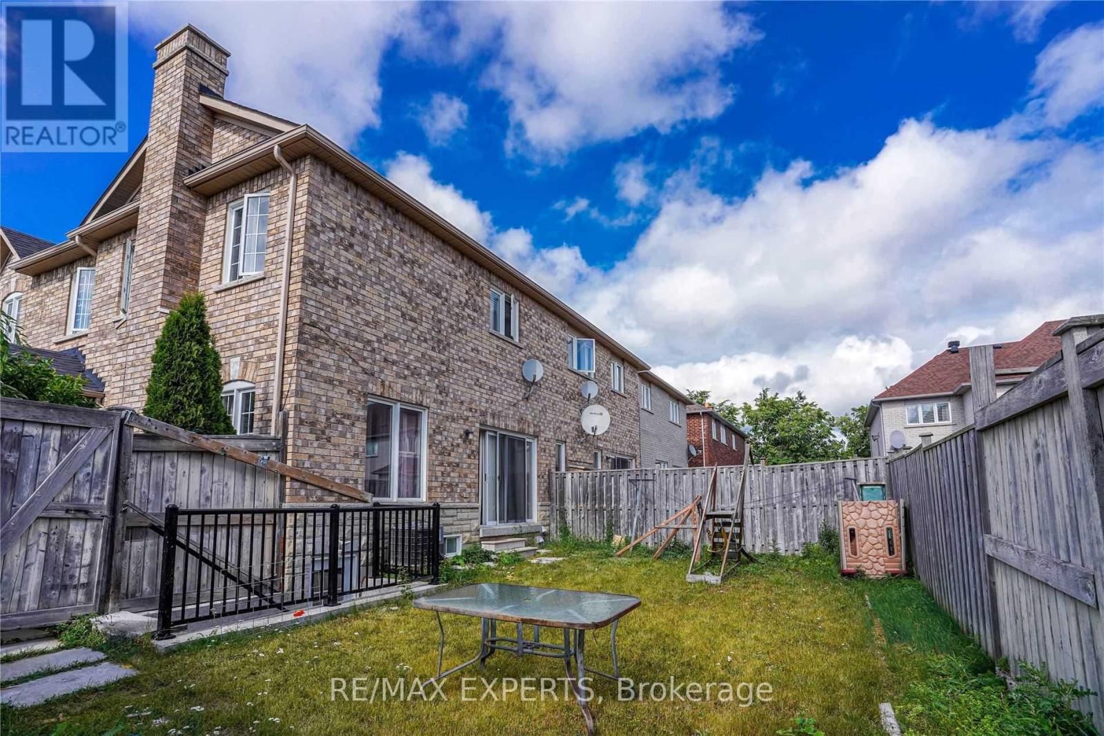 33 SALTSPRING DRIVE Image 25