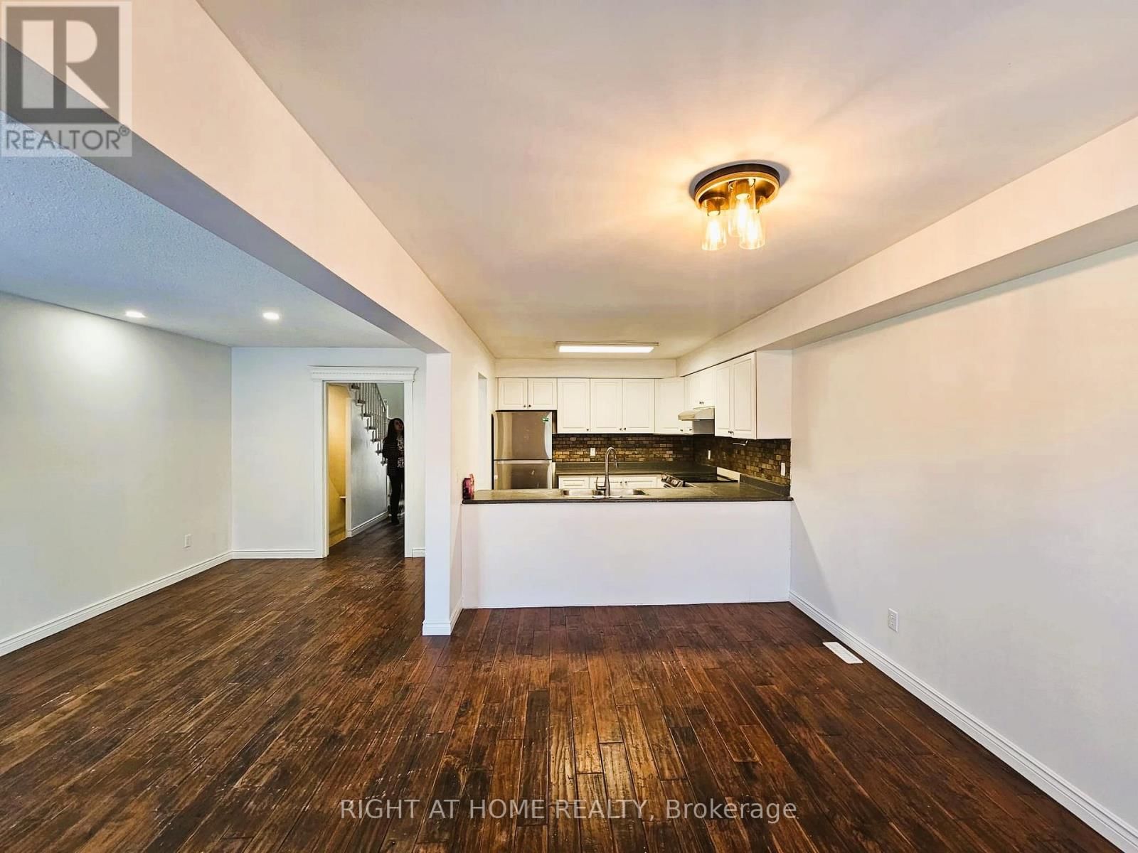 206 FAIRWOOD DRIVE Image 1