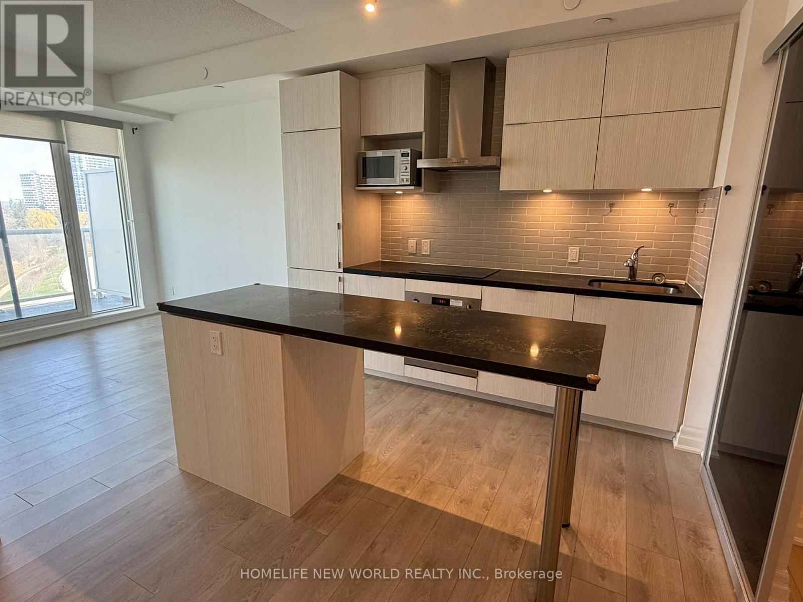 601 - 18 ROUGE VALLEY DRIVE WEST Image 2