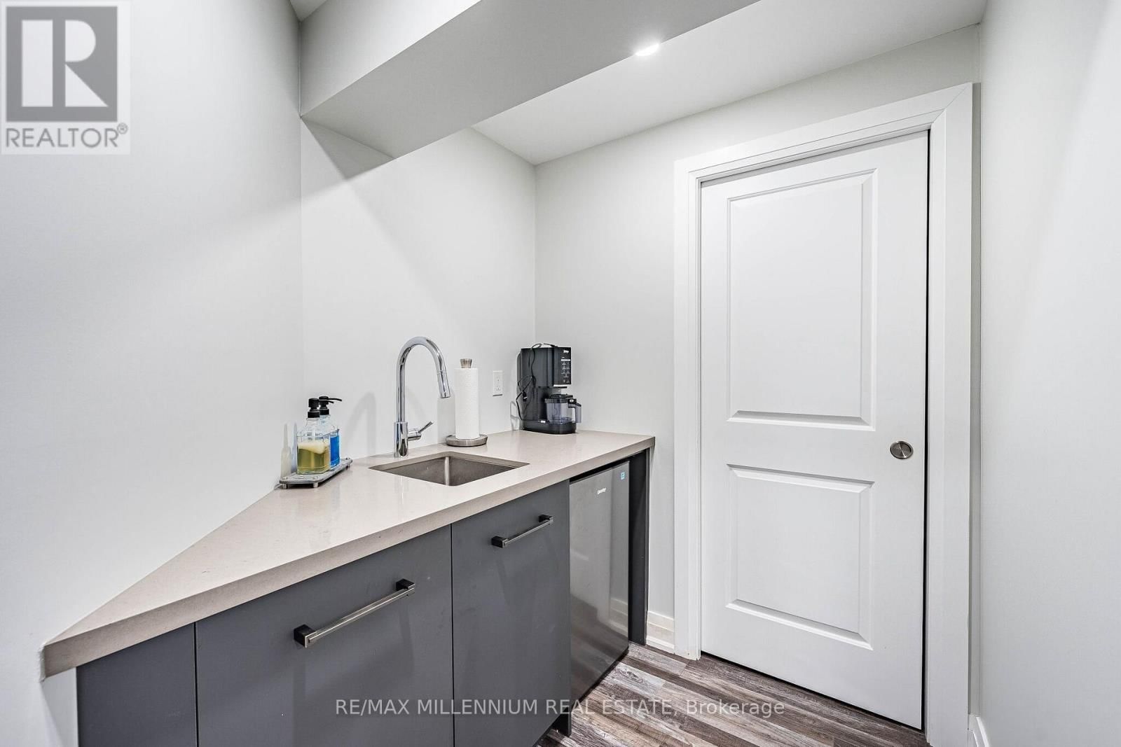 288 BARONS STREET Image 37