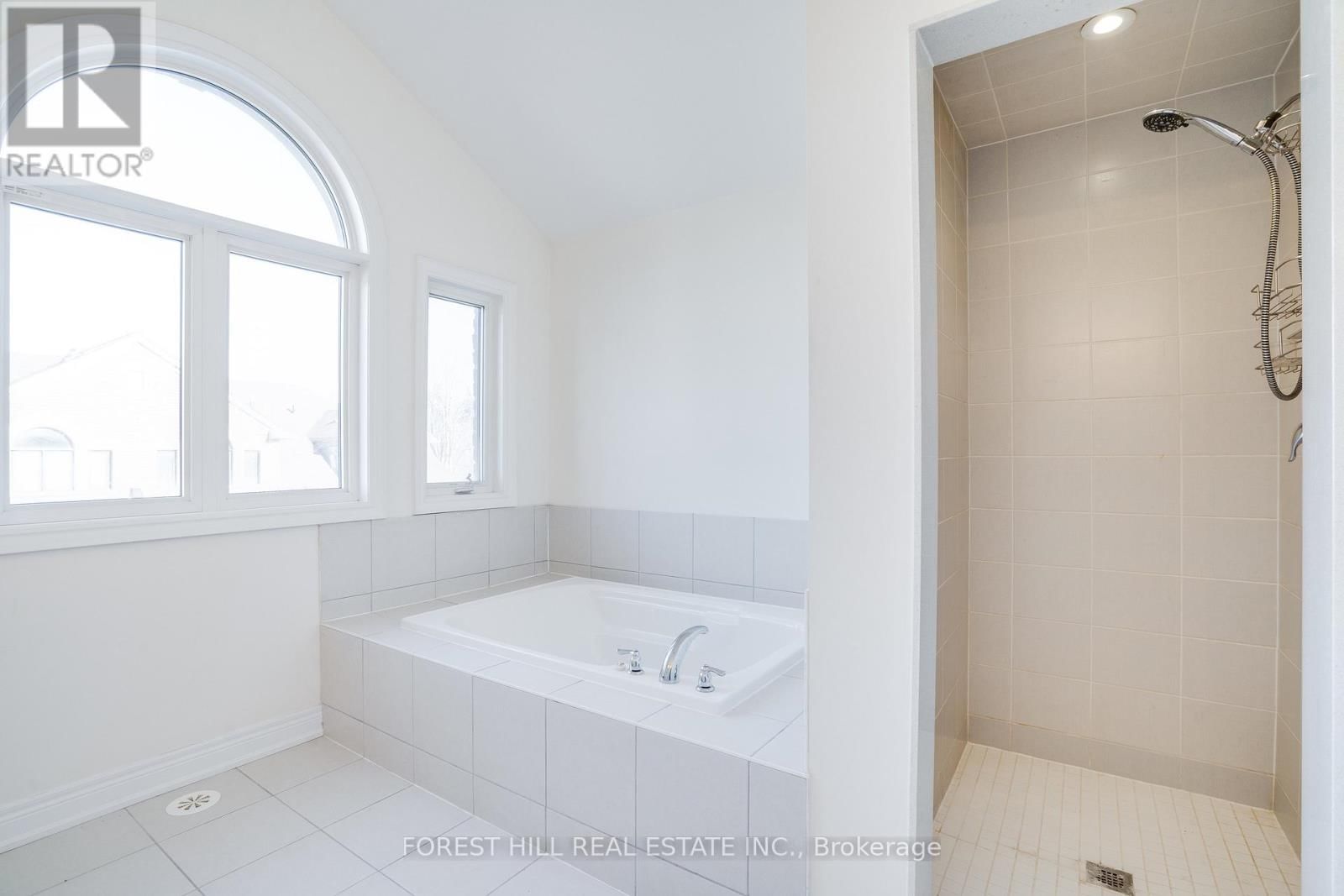 41 HIAWATHA COURT Image 44