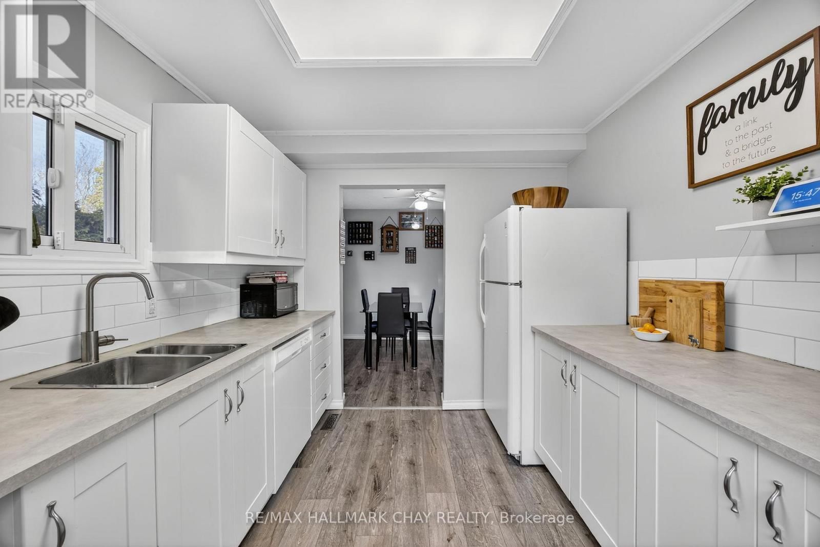 2036 NORTHERN AVENUE Image 9