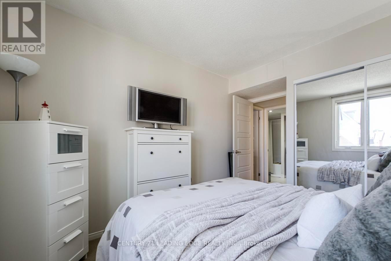 608 - 75 WELDRICK ROAD EAST Image 25