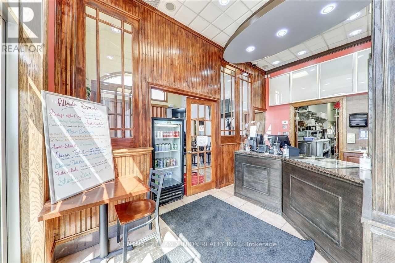 20215 WOODBINE AVENUE Image 17