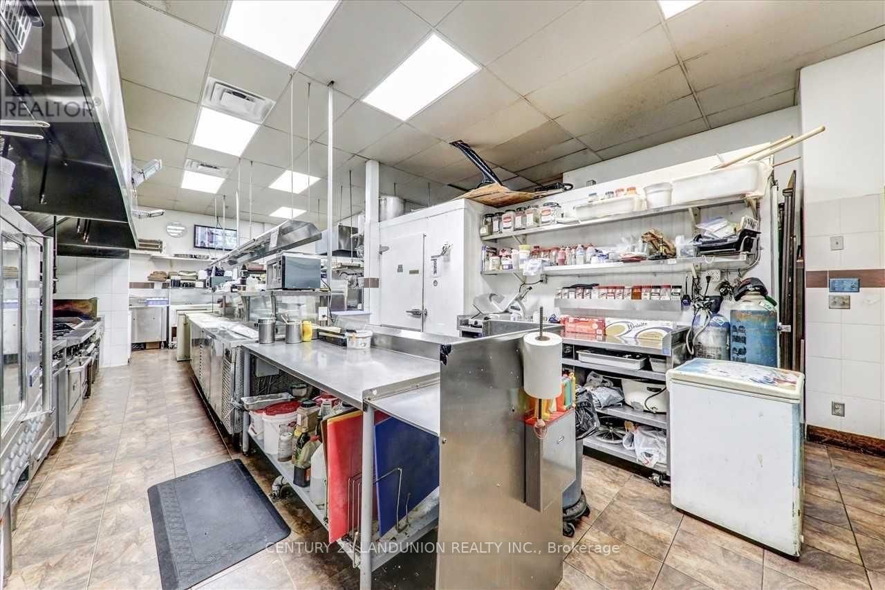 20215 WOODBINE AVENUE Image 21