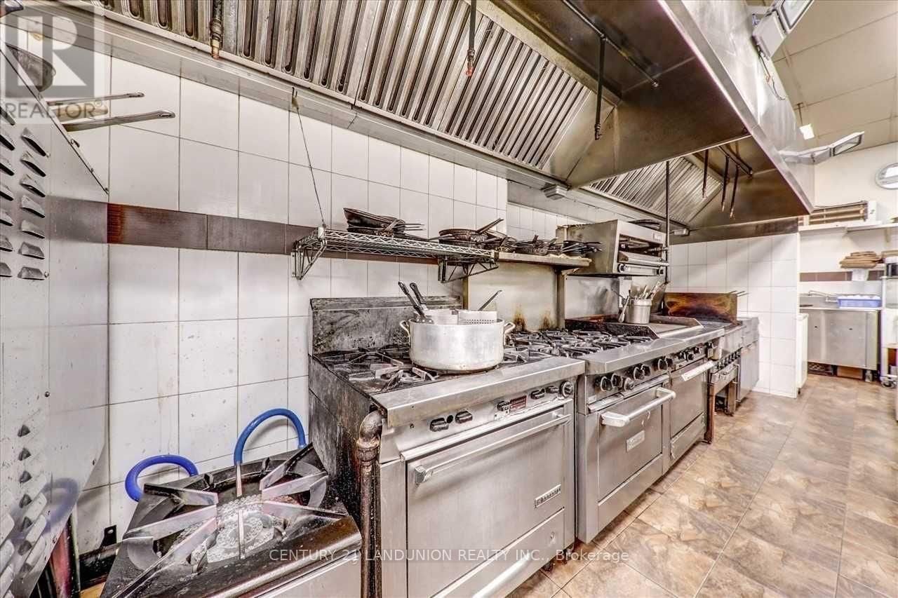 20215 WOODBINE AVENUE Image 23