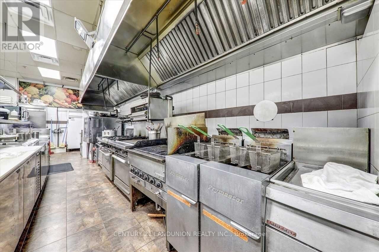 20215 WOODBINE AVENUE Image 24