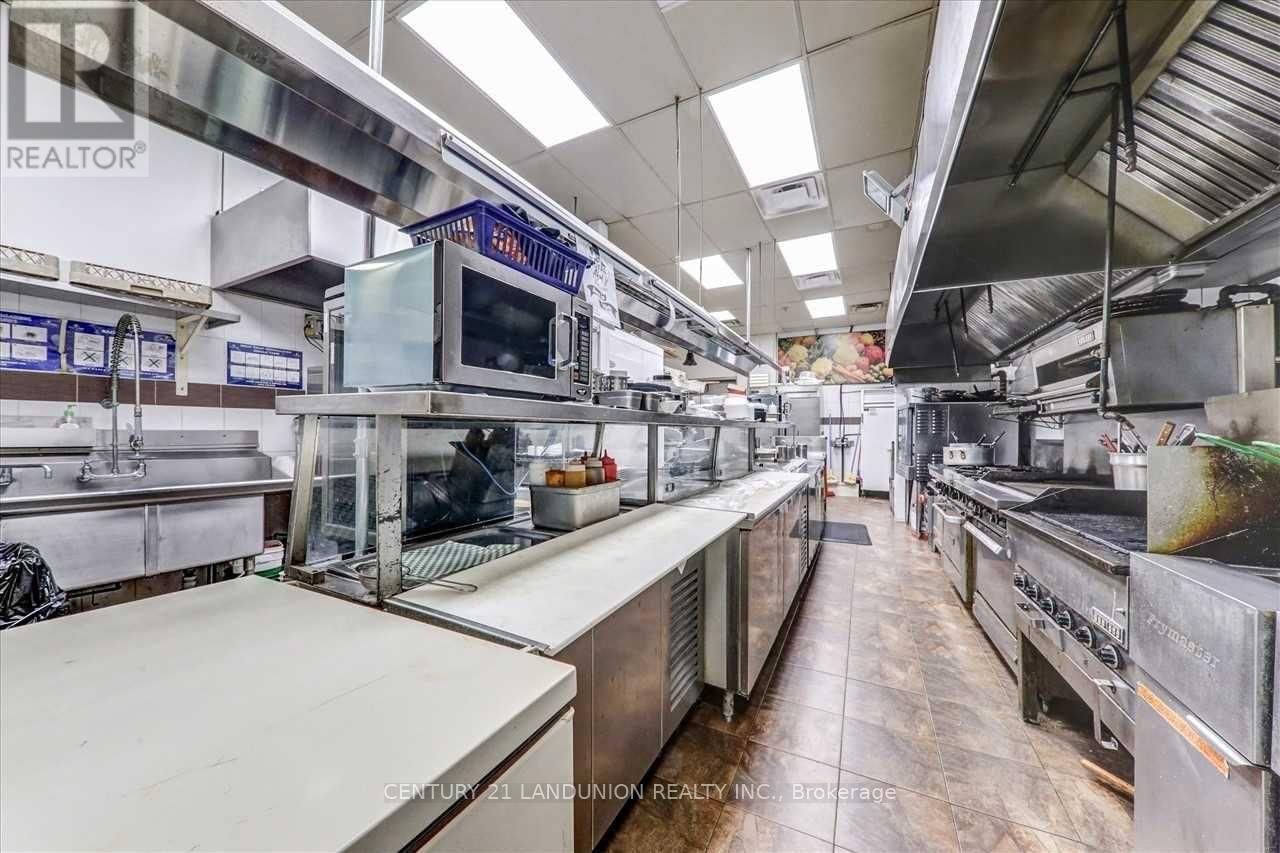 20215 WOODBINE AVENUE Image 25