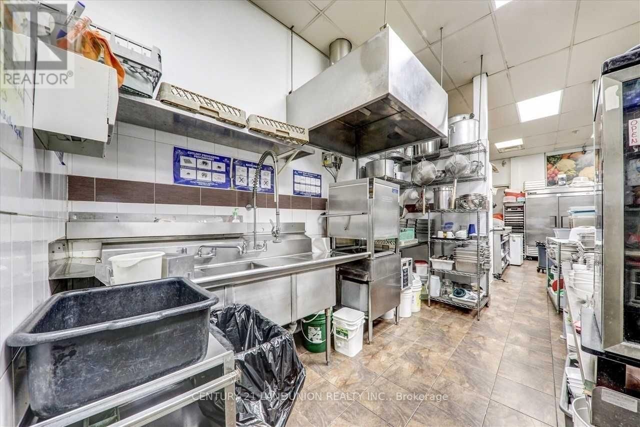 20215 WOODBINE AVENUE Image 26