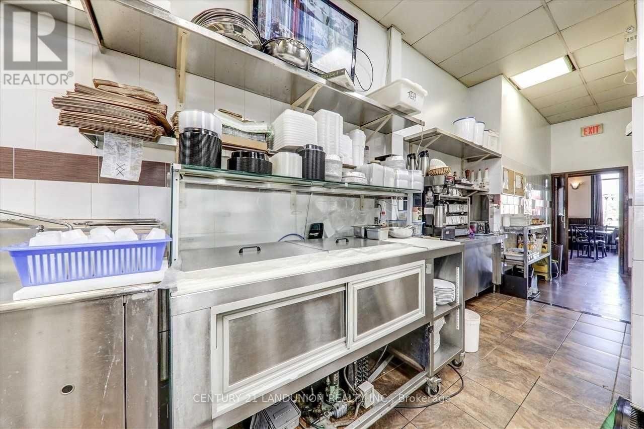 20215 WOODBINE AVENUE Image 27