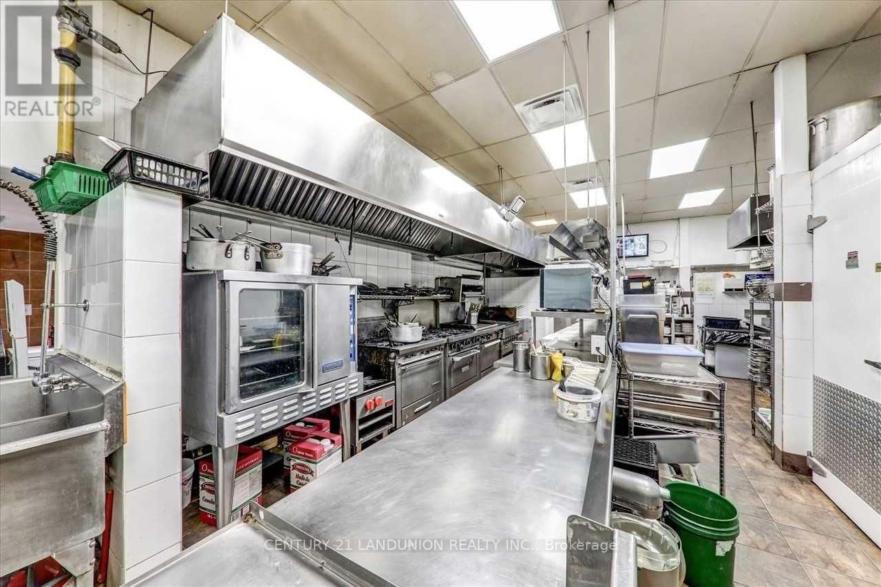 20215 WOODBINE AVENUE Image 28