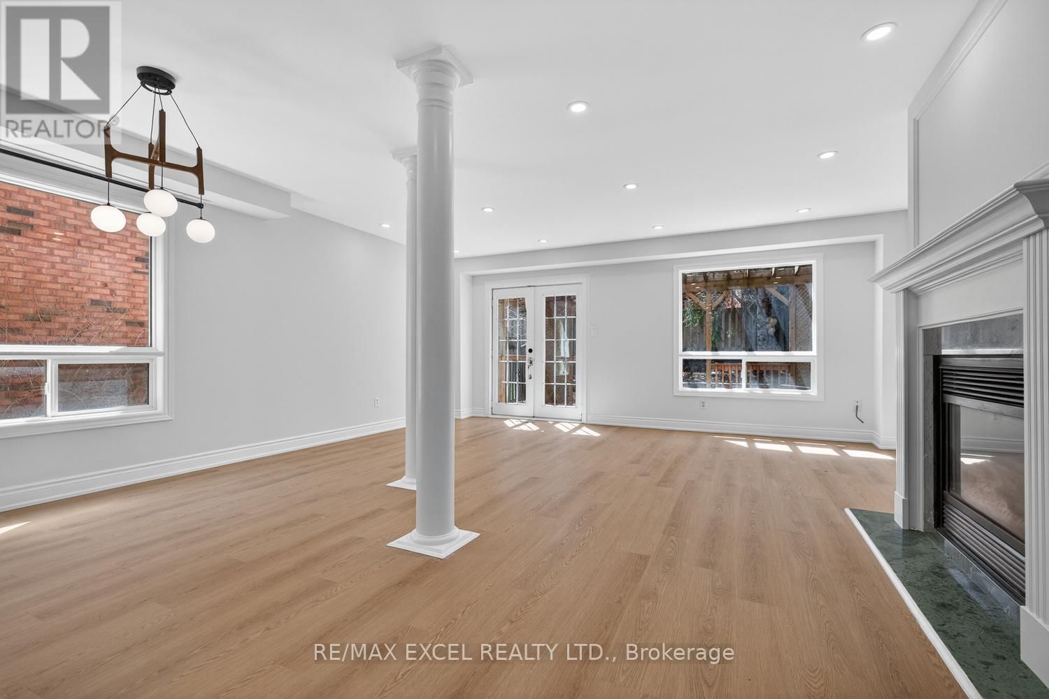 112 OCTOBER LANE Image 12