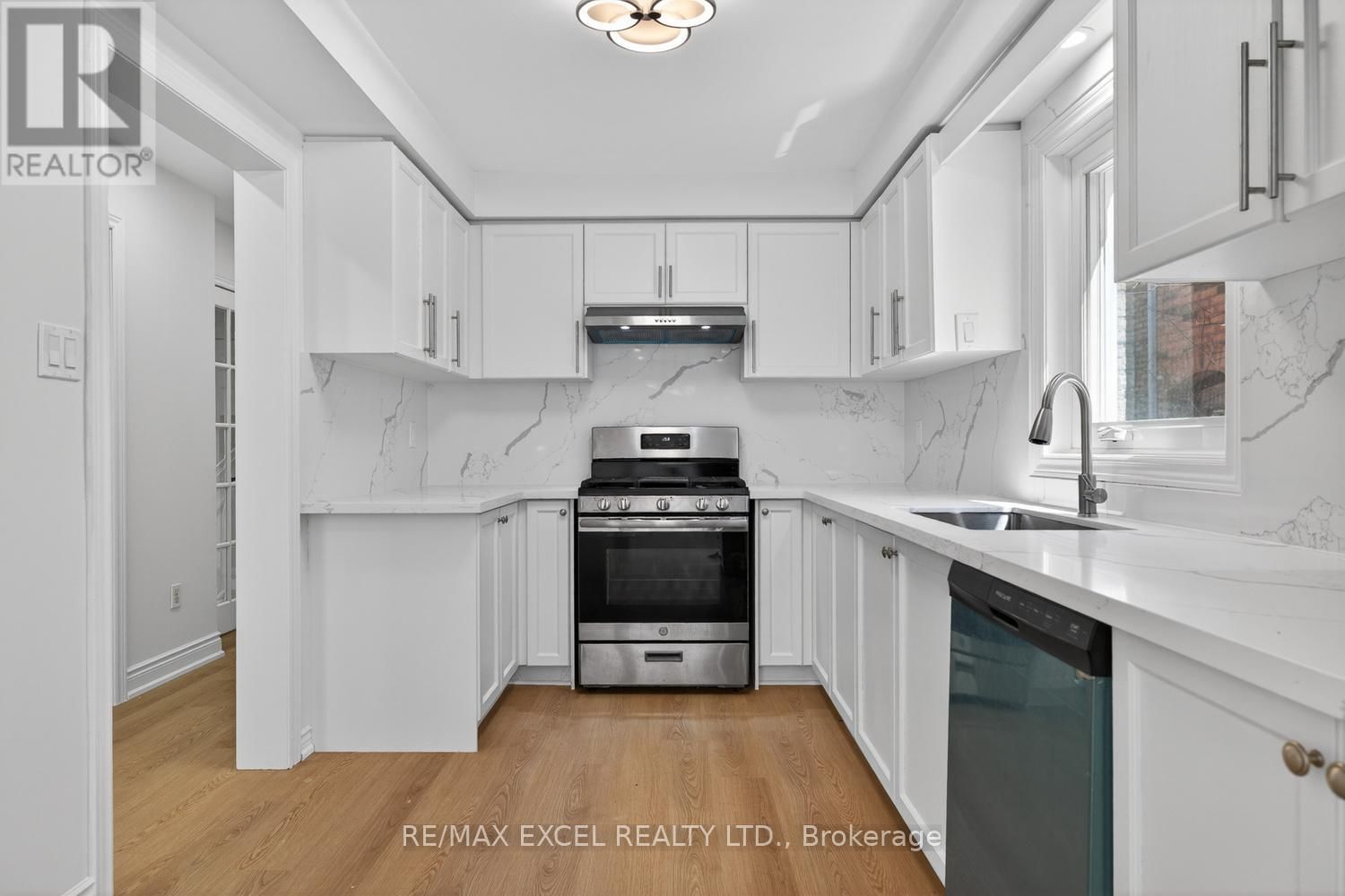 112 OCTOBER LANE Image 15