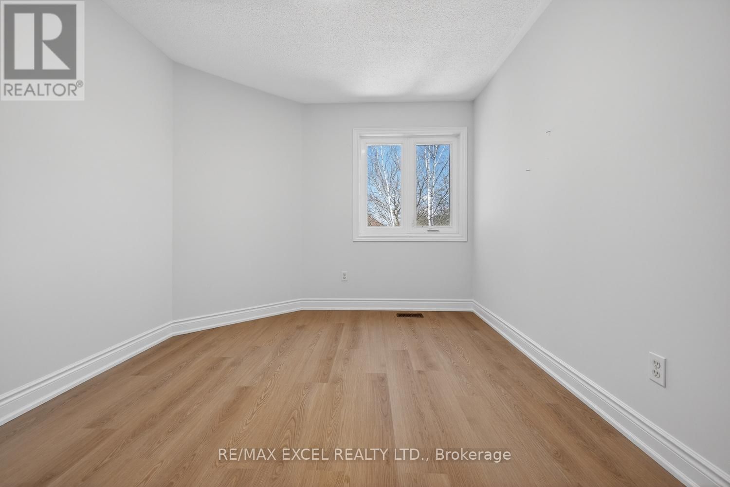 112 OCTOBER LANE Image 23