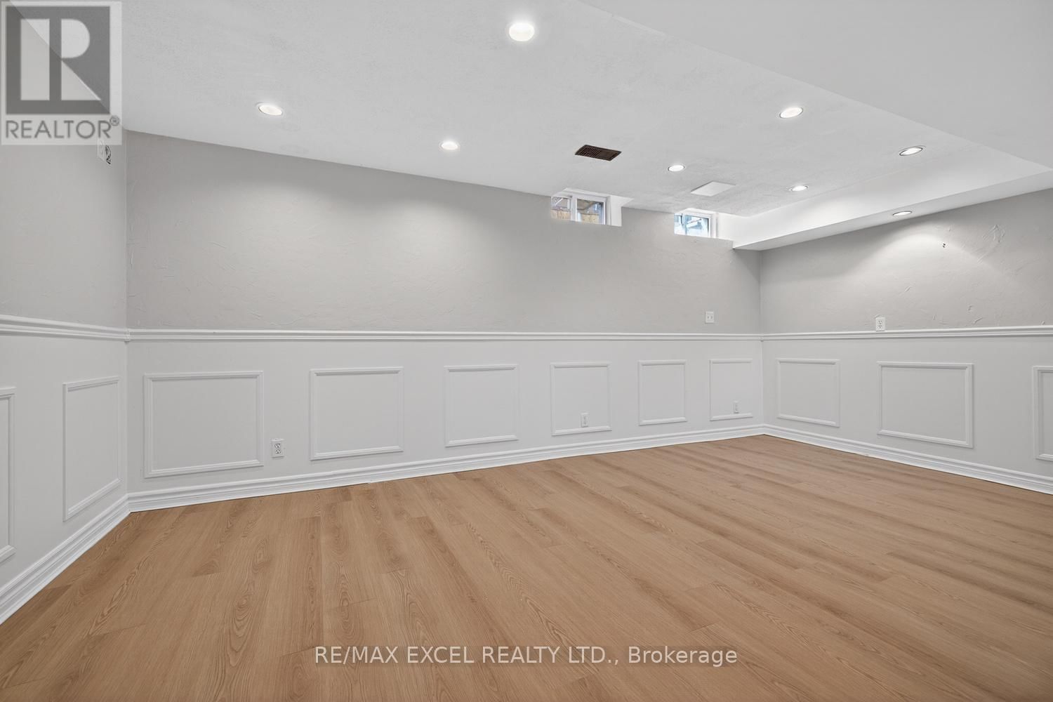 112 OCTOBER LANE Image 29