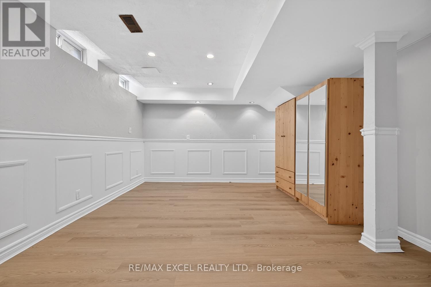 112 OCTOBER LANE Image 30