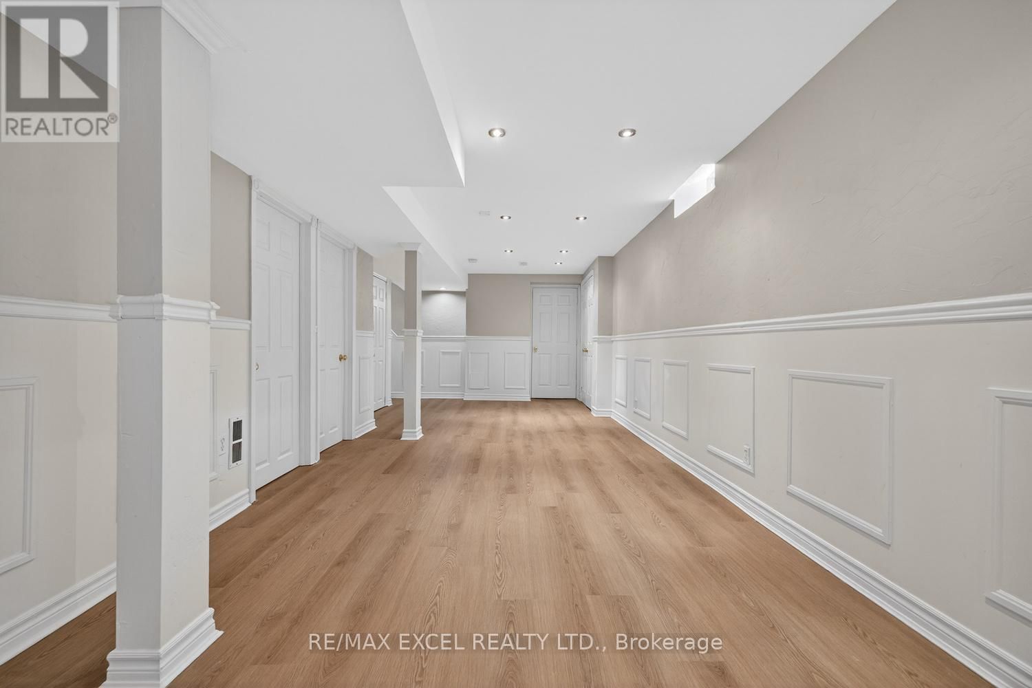 112 OCTOBER LANE Image 32